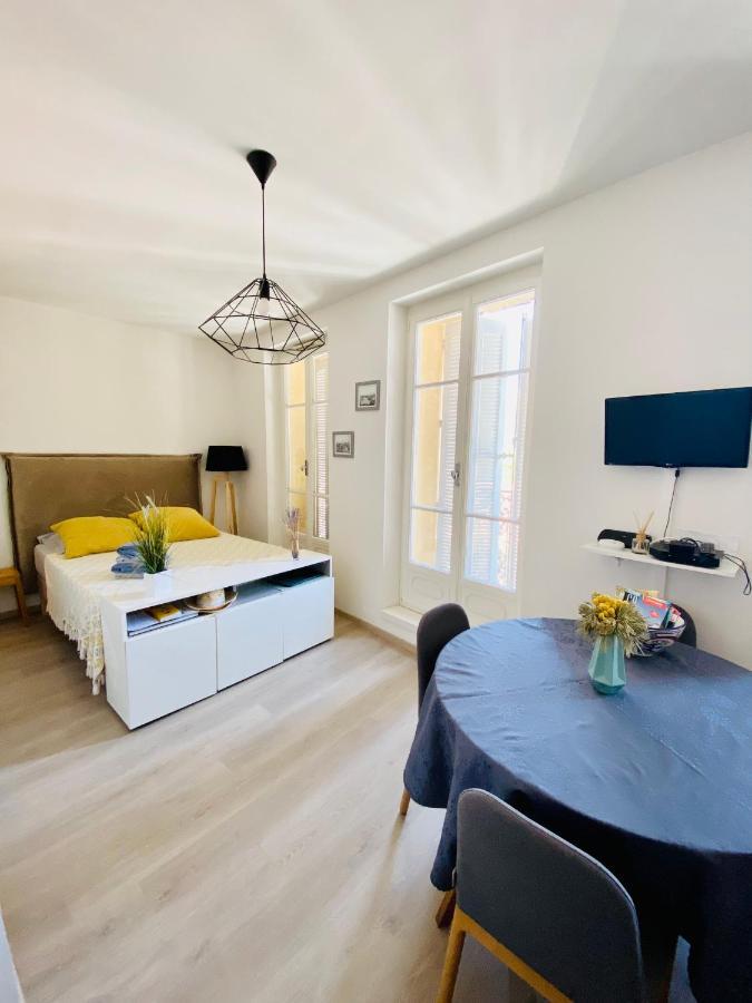 Grand Studio Au Pied Du Panier Appartement Marseilles Buitenkant foto